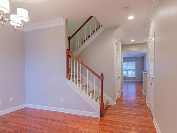 4th image of 7820 Kemberton Dr W