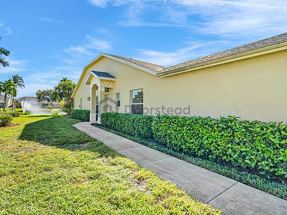 4th image of 8590 Ibis Cove Cir