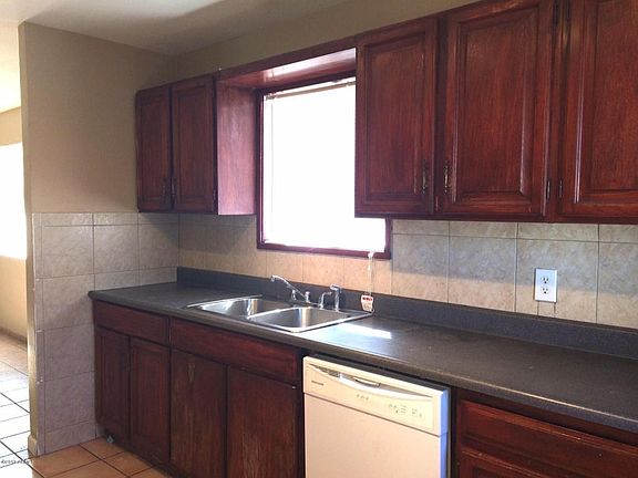 5th image of 2431 N 20th Dr