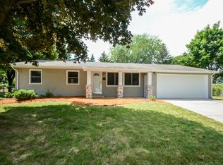 3655 Glen Oaks Ct, White Bear Lake, MN 55110