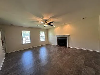 4 bed, 2.5 bath, 1785 sqft, $2,000 — Photo 2