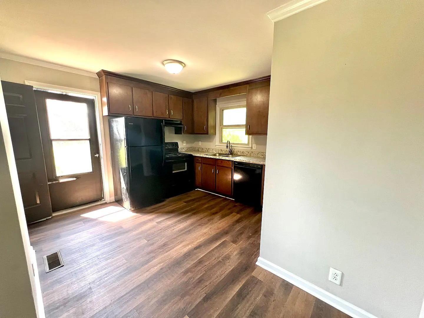 1312 Rutherford St Now Available — Photo 4