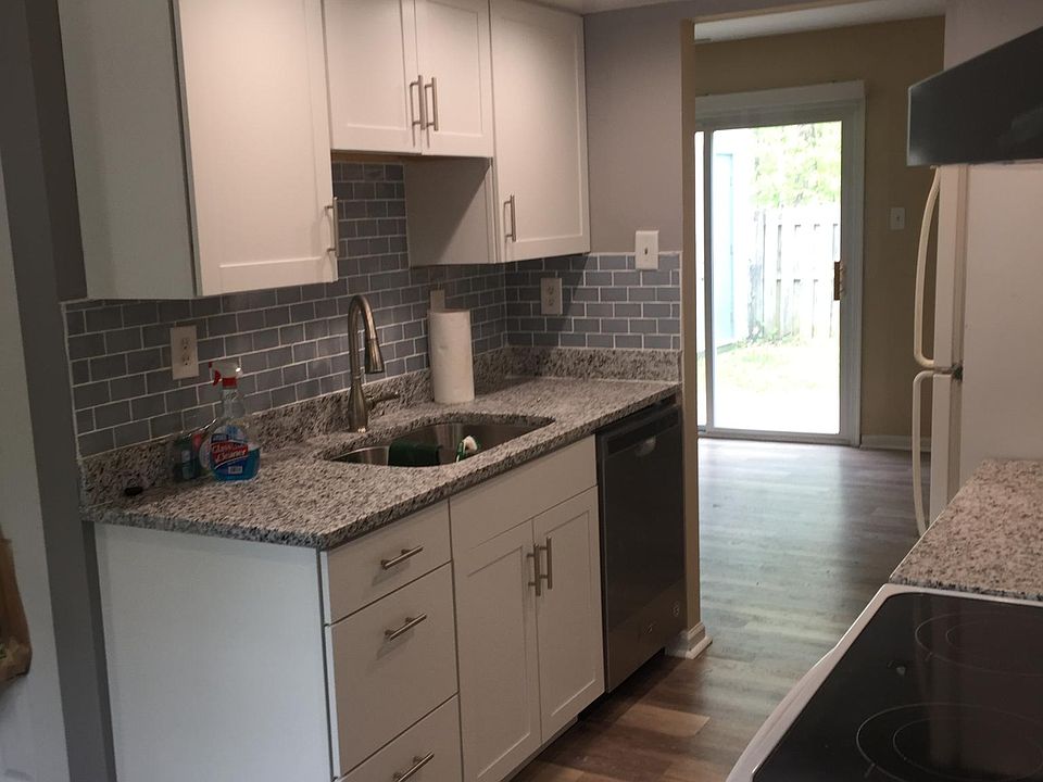 1st image of 1584 Heritage Hill Dr