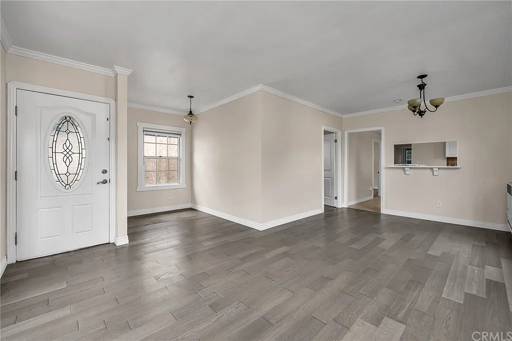2 bed, 750 sqft, $2,690 — Photo 3