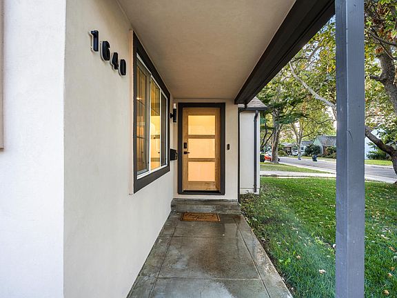 4th image of 1640 9th Ave