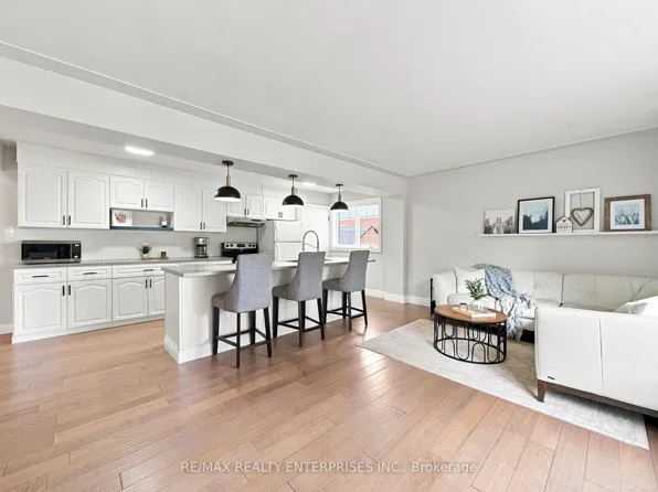 56 Alexander Ave, Cambridge, ON N1R 5K7