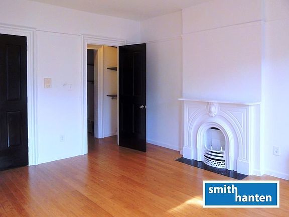 3rd image of 101 Cambridge Pl #2