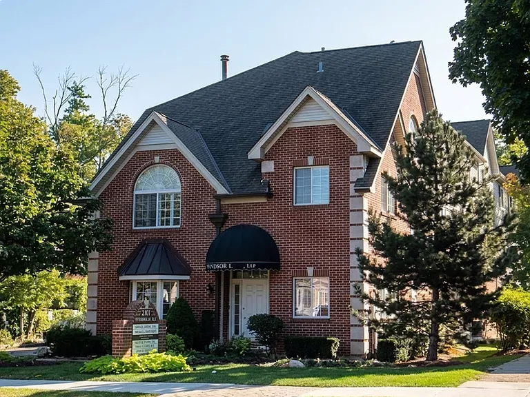 Street View Colonial Square Luxury Residences