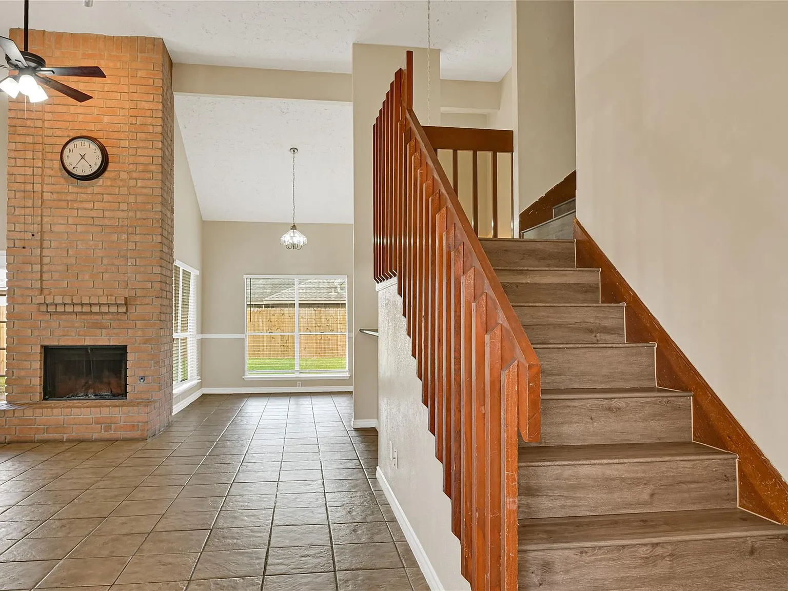 3 bed, 2.0 bath, 1724 sqft, $1,980 — Photo 4