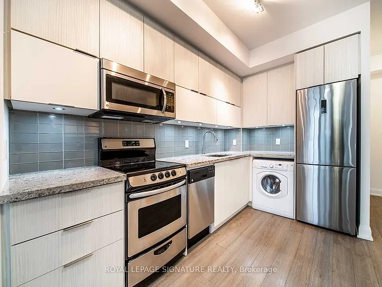 56 Annie Craig Dr #406 — Photo 4