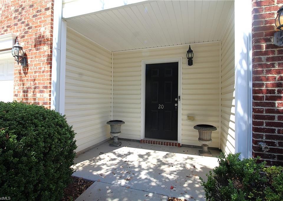 2nd image of 20 Dunlevy Way