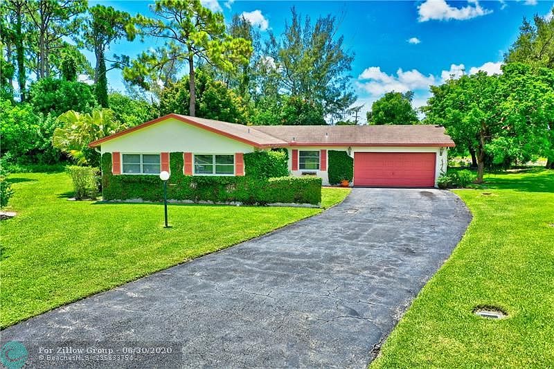 1st image of 4726 Rainbow Dr