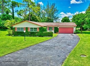 4726 Rainbow Dr, Greenacres, FL 33463