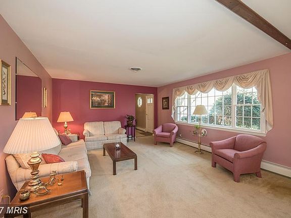 2nd image of 129 Sunnydale Way