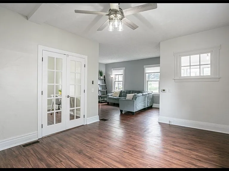 208 Middlesex Rd — Photo 5