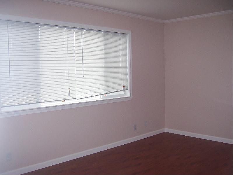 2nd image of 27097 Tyrrell Ave