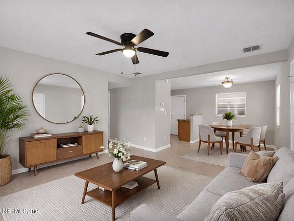 3rd image of 909 13TH Street N