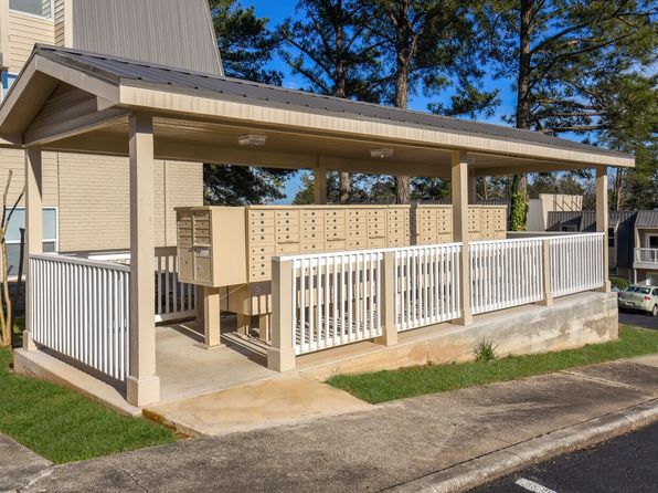 834 Golden Gate Ln #832-A