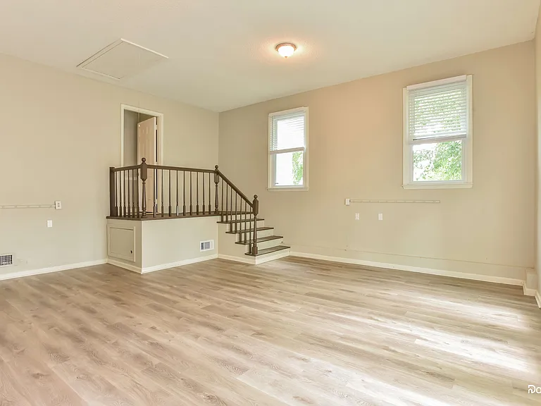 1110 E Rye Ct — Photo 8