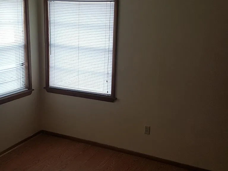 1616 NW Lawton Ave — Photo 2