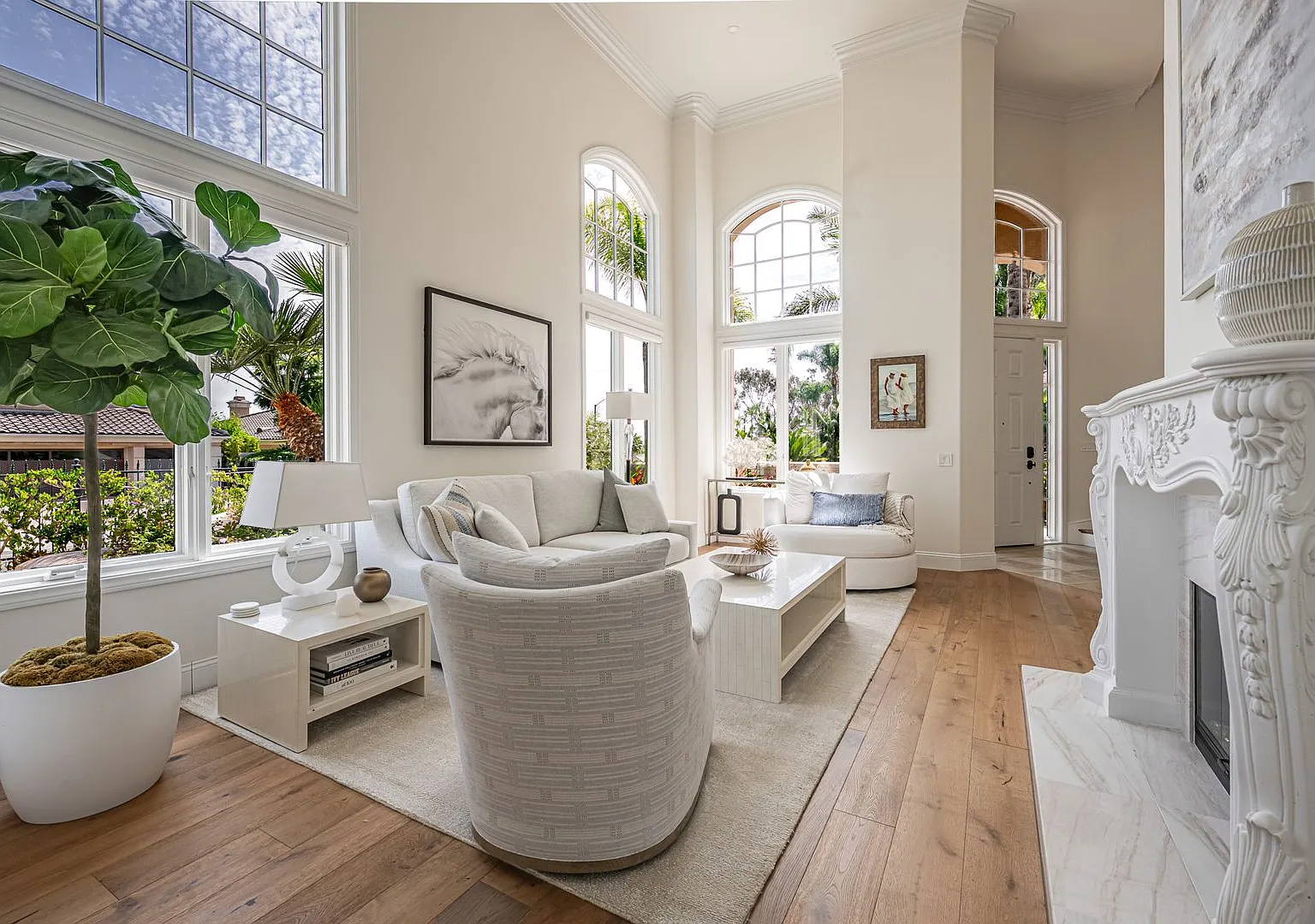 Luxury Furnished Executive Rental — Photo 1
