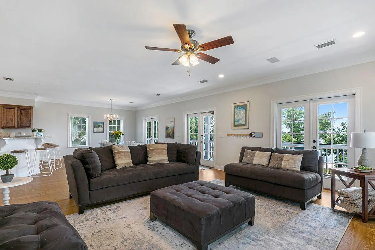 5 bed, 6.0 bath, 2798 sqft, $11,334 — Photo 4