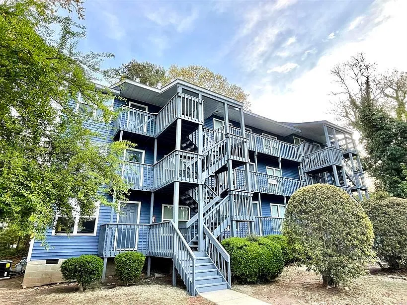 Building Photo 5
