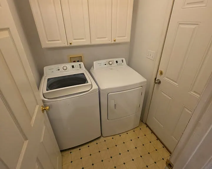 2417 Luxembourg Dr — Photo 11