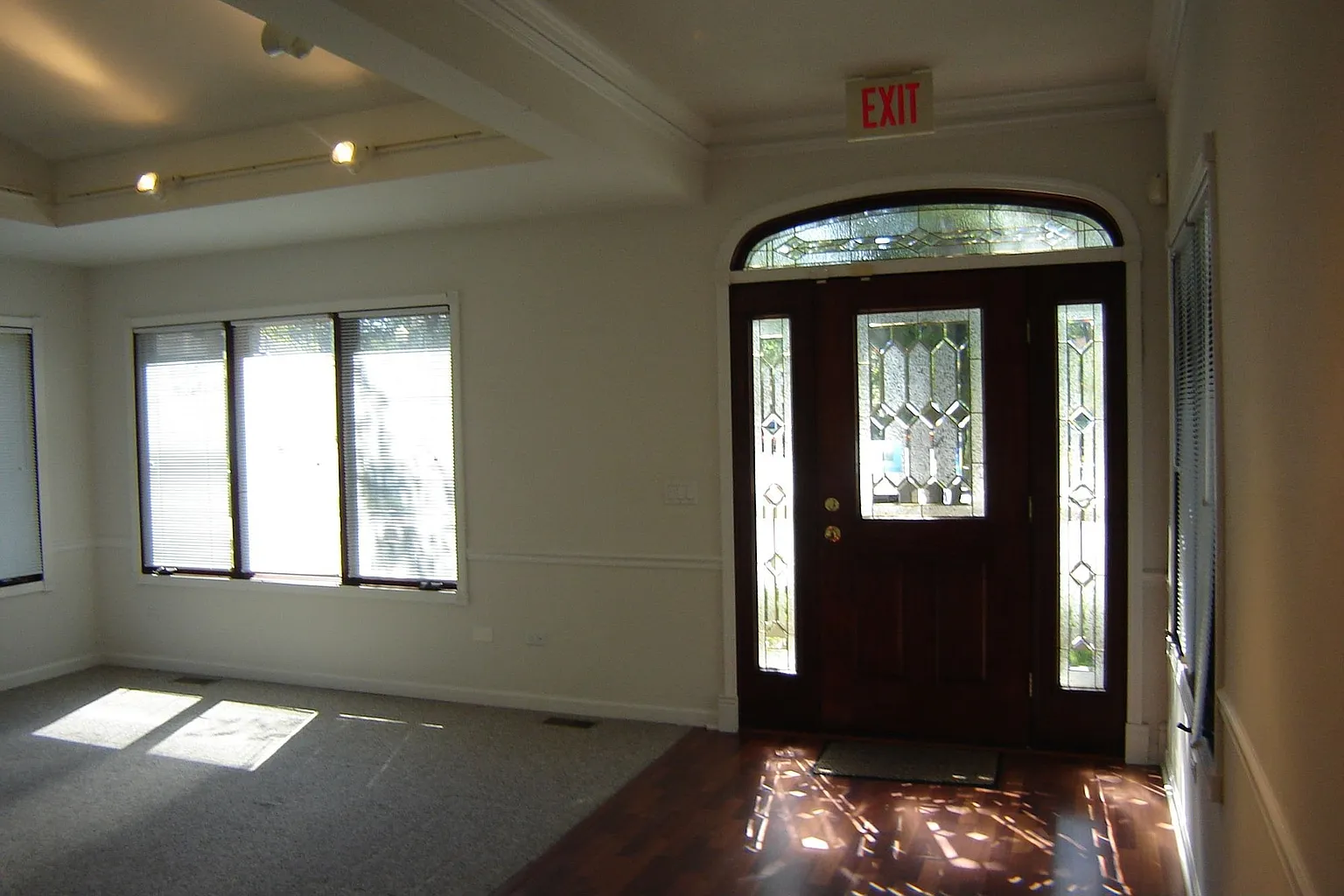 61 S Seymour Ave photo 1