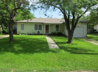 410 E Charles St, Riesel, TX 76682