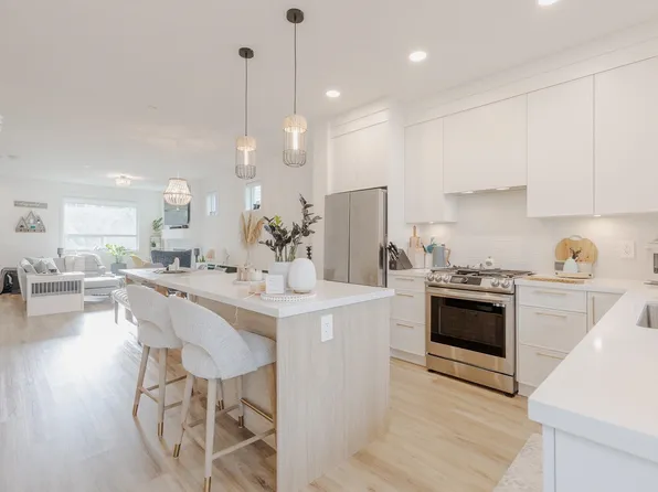 25097 112th Ave, Maple Ridge, BC V2W 1H6