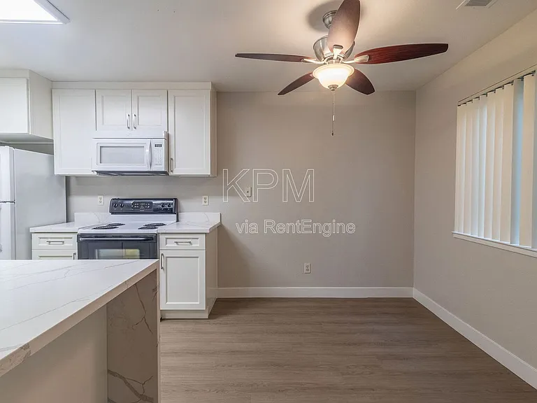 Stamford Court Apartments — Photo 7