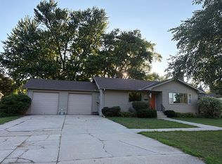 855 N 10th St, David City, NE 68632