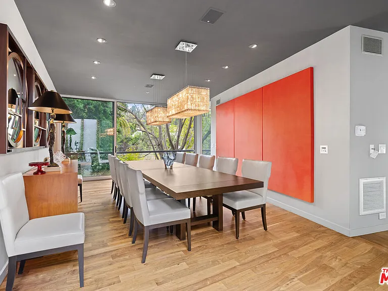 2207 Bowmont Dr — Photo 11
