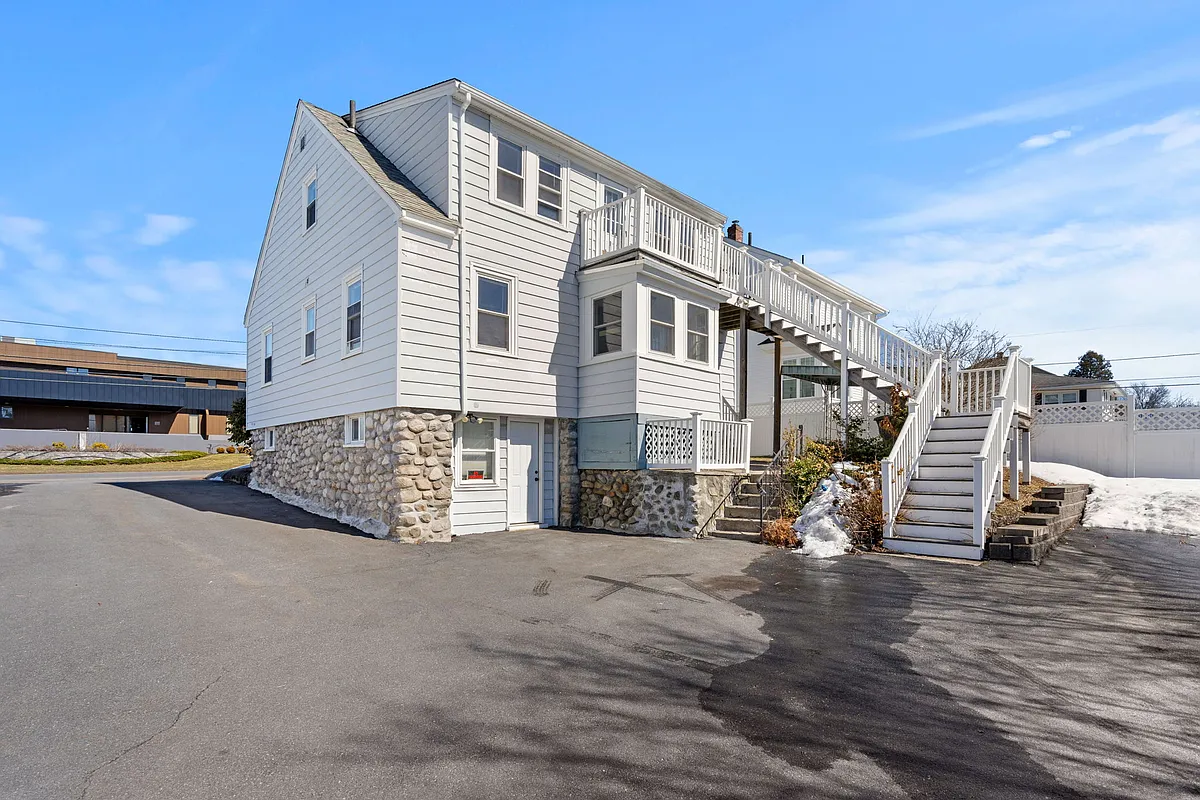 Building Photo - 183 Massachusetts Ave #2