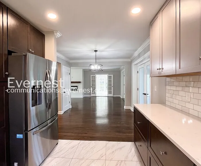 109 Mayfair Rd — Photo 8