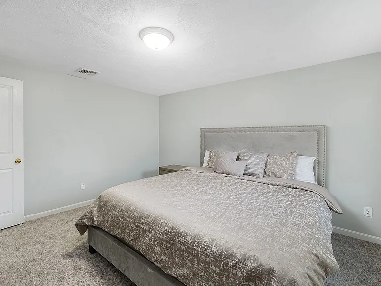 42 Rollingwood Dr — Photo 32