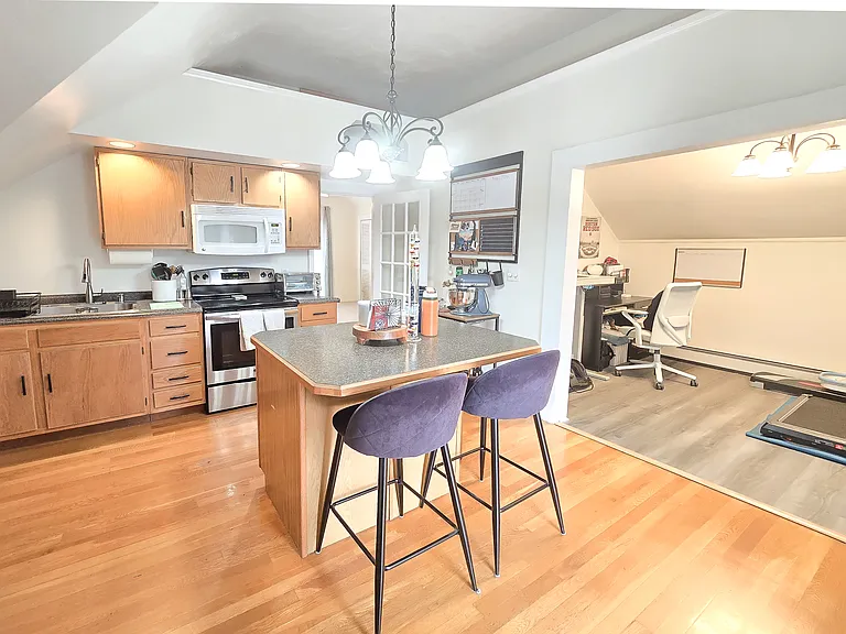 7 Orchard St #B — Photo 2