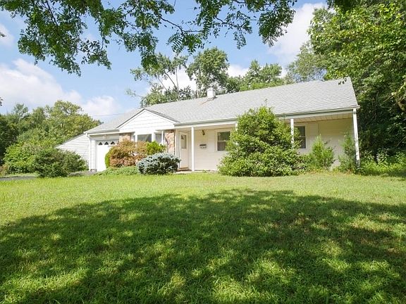 3rd image of 37 Fellswood Dr