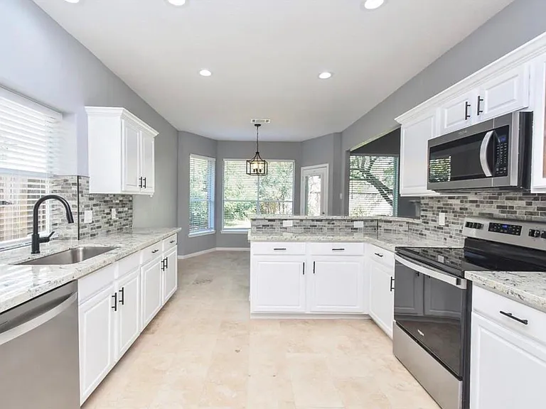 18522 Autumn Park Dr — Photo 4