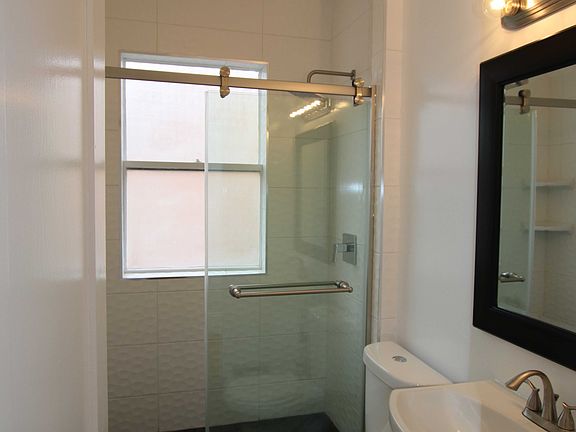 5th image of 1400 Greenwich St APT 4
