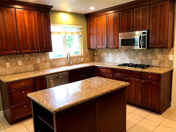 5th image of 120 Lester Ln