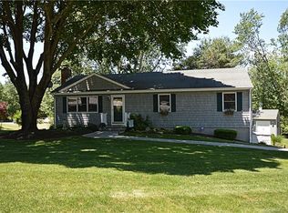 18 Forest Dr, Uncasville, CT 06382
