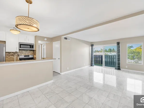 18645 Hatteras St, Tarzana, CA