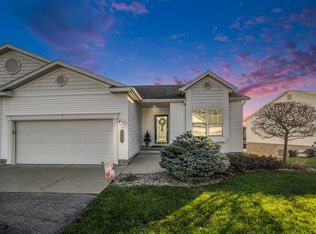 5702 N Turning Leaf Way, Fruitport, MI 49415