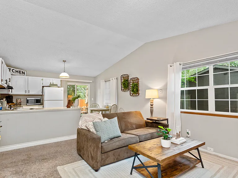3715 N Hancock Ave — Photo 8