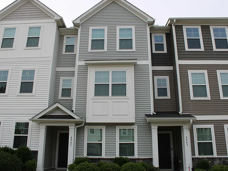 4941 Southern Magnolia Dr — Photo 1