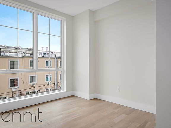 4th image of 933 Rogers Ave #2F
