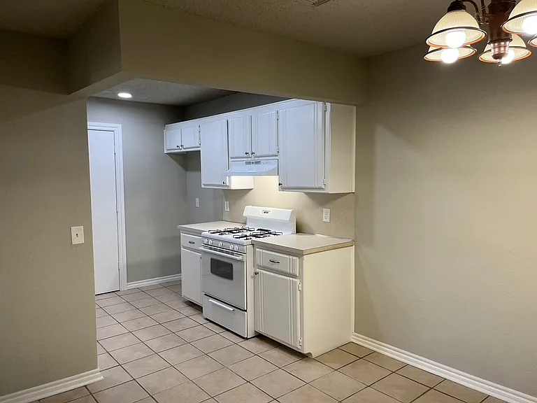 1207 Sequoyah Cir — Photo 7