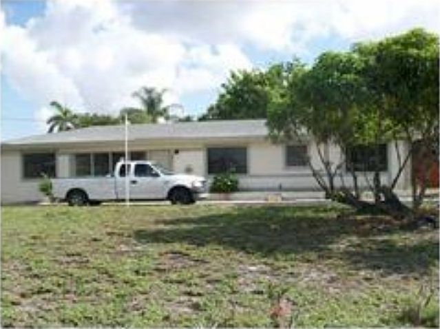 1st image of 499 W Melrose Cir